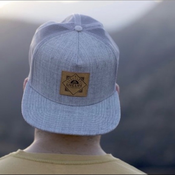 Live Life Other - NWT! Clearance 🎉 Mens flat bill trucker hat grey live life